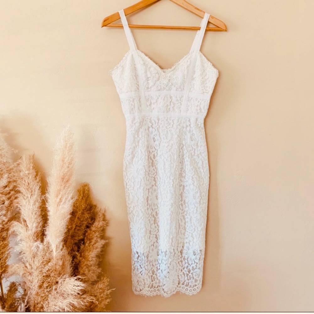 Lulu’s • White Lace Bodycon Pencil Dress